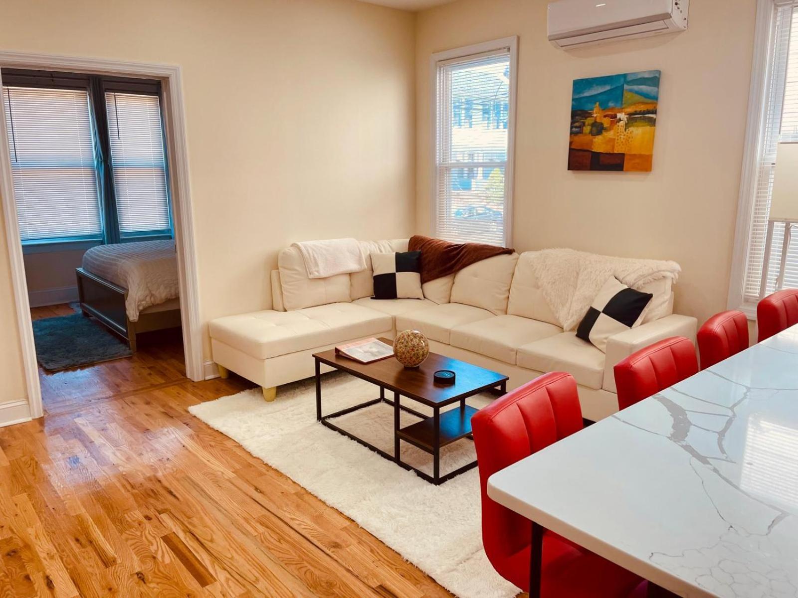 Ferienwohnung Ooohlala! 2 Beds And 2 Full Baths W/Free Parking Newark Exterior foto