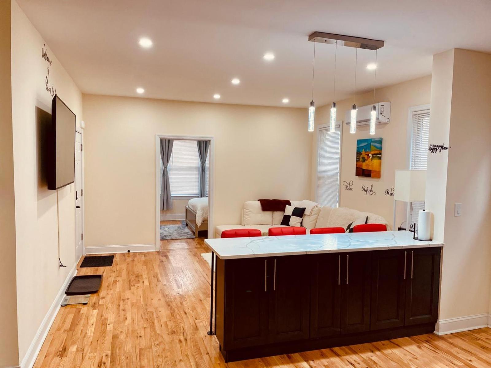 Ferienwohnung Ooohlala! 2 Beds And 2 Full Baths W/Free Parking Newark Exterior foto