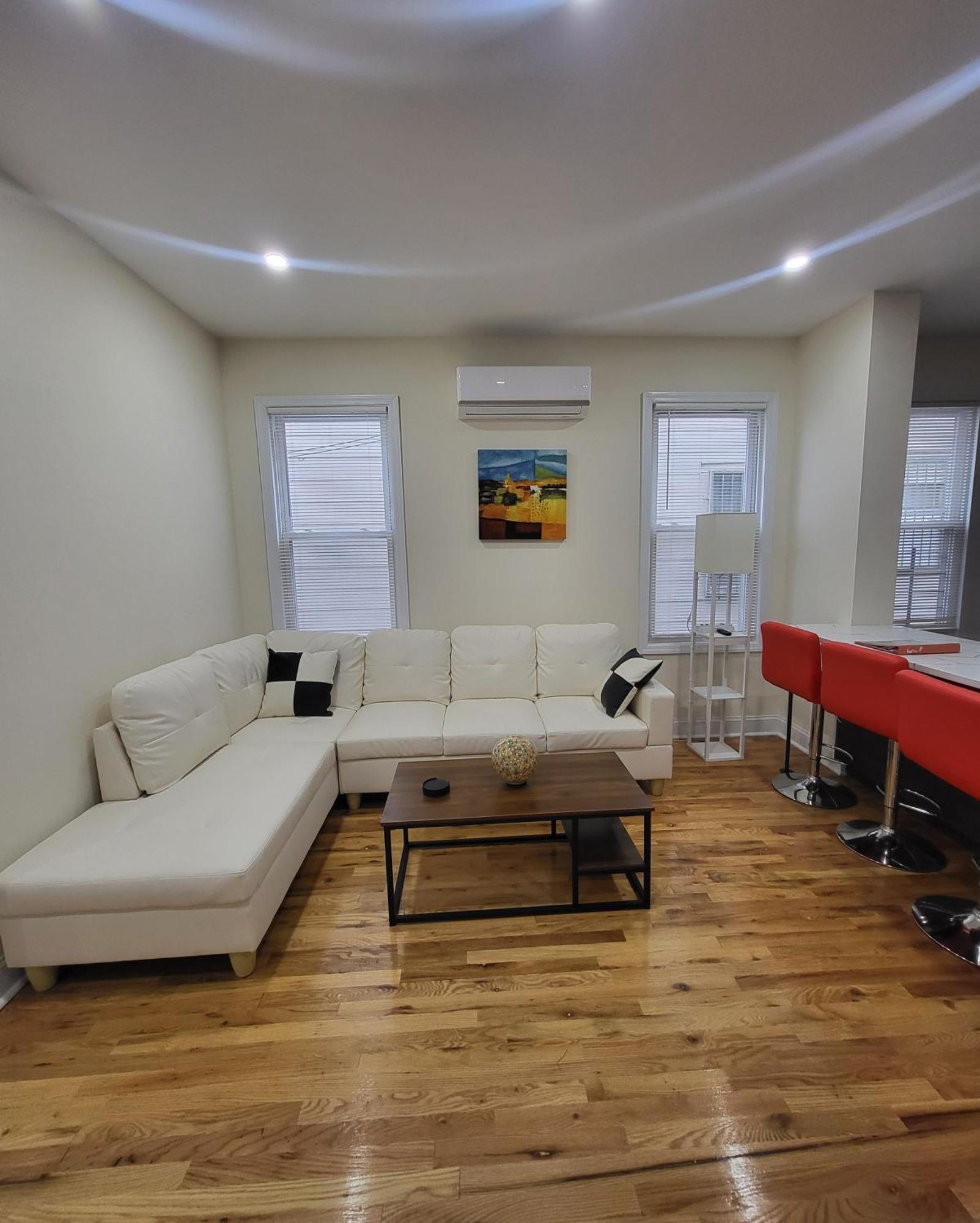 Ferienwohnung Ooohlala! 2 Beds And 2 Full Baths W/Free Parking Newark Exterior foto