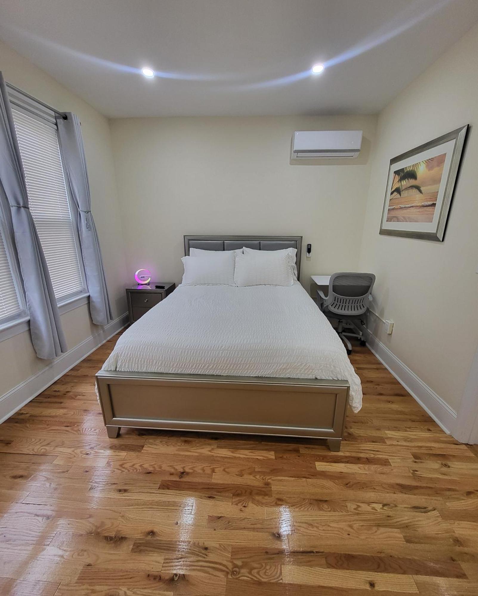 Ferienwohnung Ooohlala! 2 Beds And 2 Full Baths W/Free Parking Newark Exterior foto