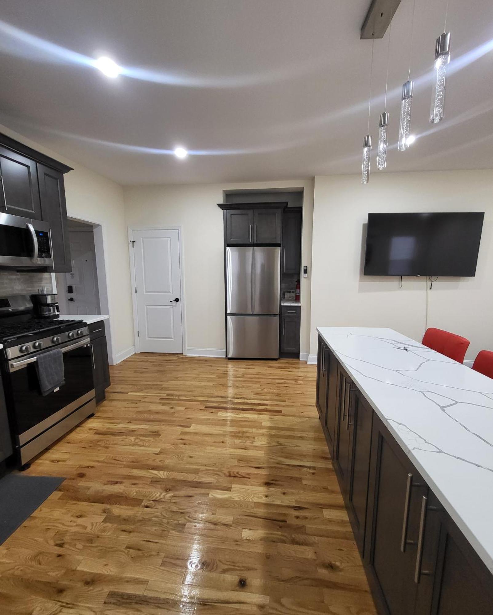 Ferienwohnung Ooohlala! 2 Beds And 2 Full Baths W/Free Parking Newark Exterior foto