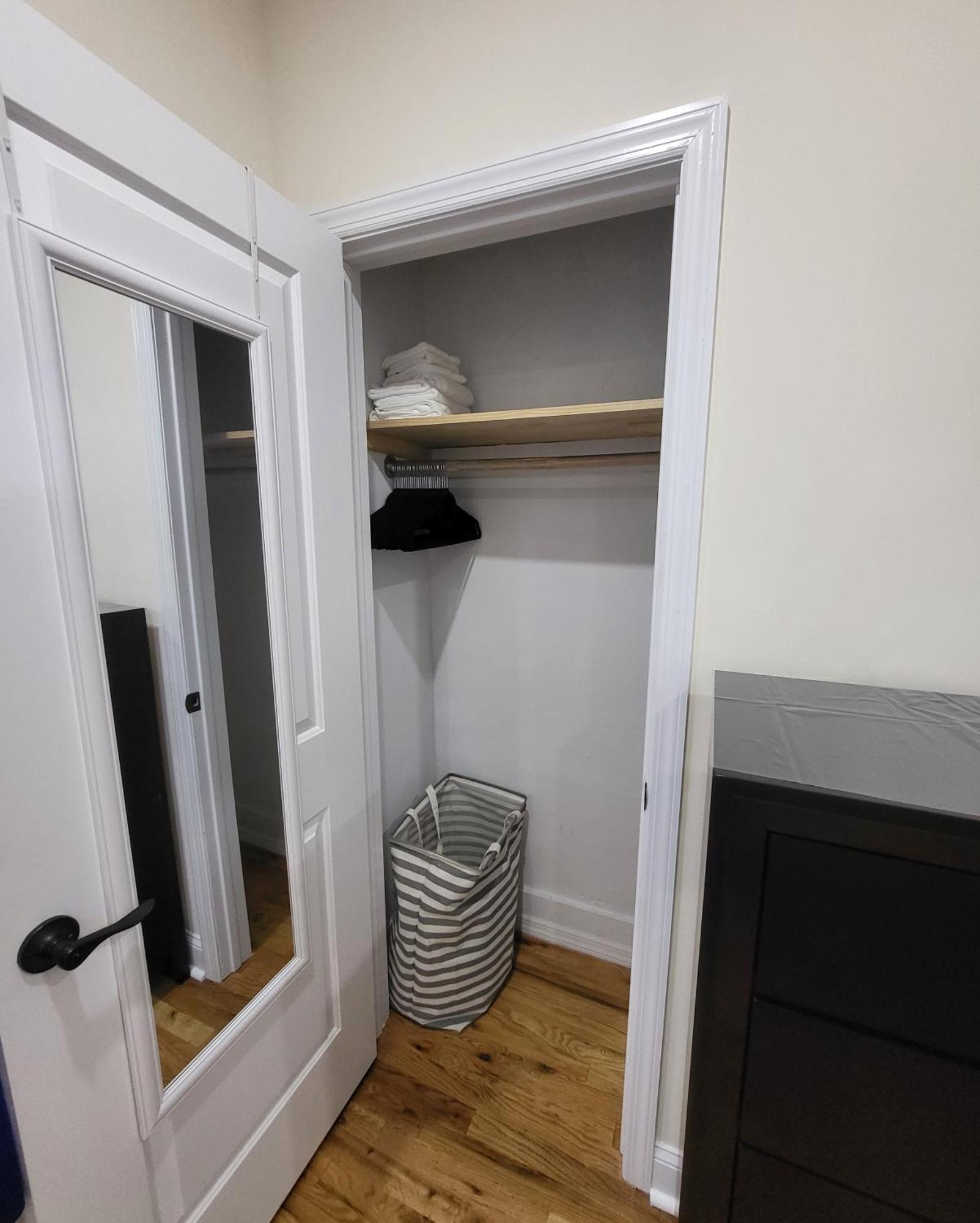 Ferienwohnung Ooohlala! 2 Beds And 2 Full Baths W/Free Parking Newark Exterior foto