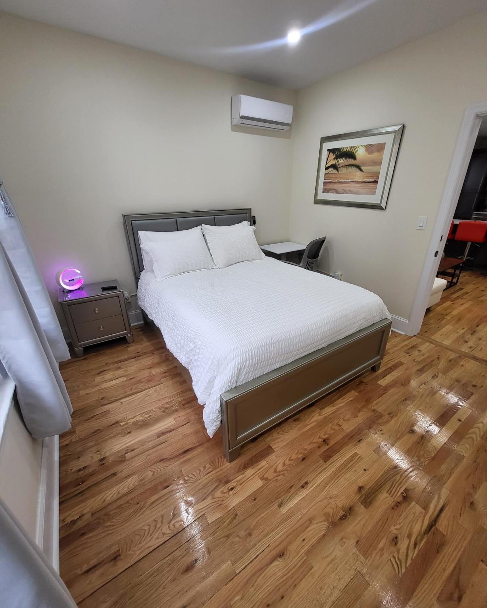 Ferienwohnung Ooohlala! 2 Beds And 2 Full Baths W/Free Parking Newark Exterior foto