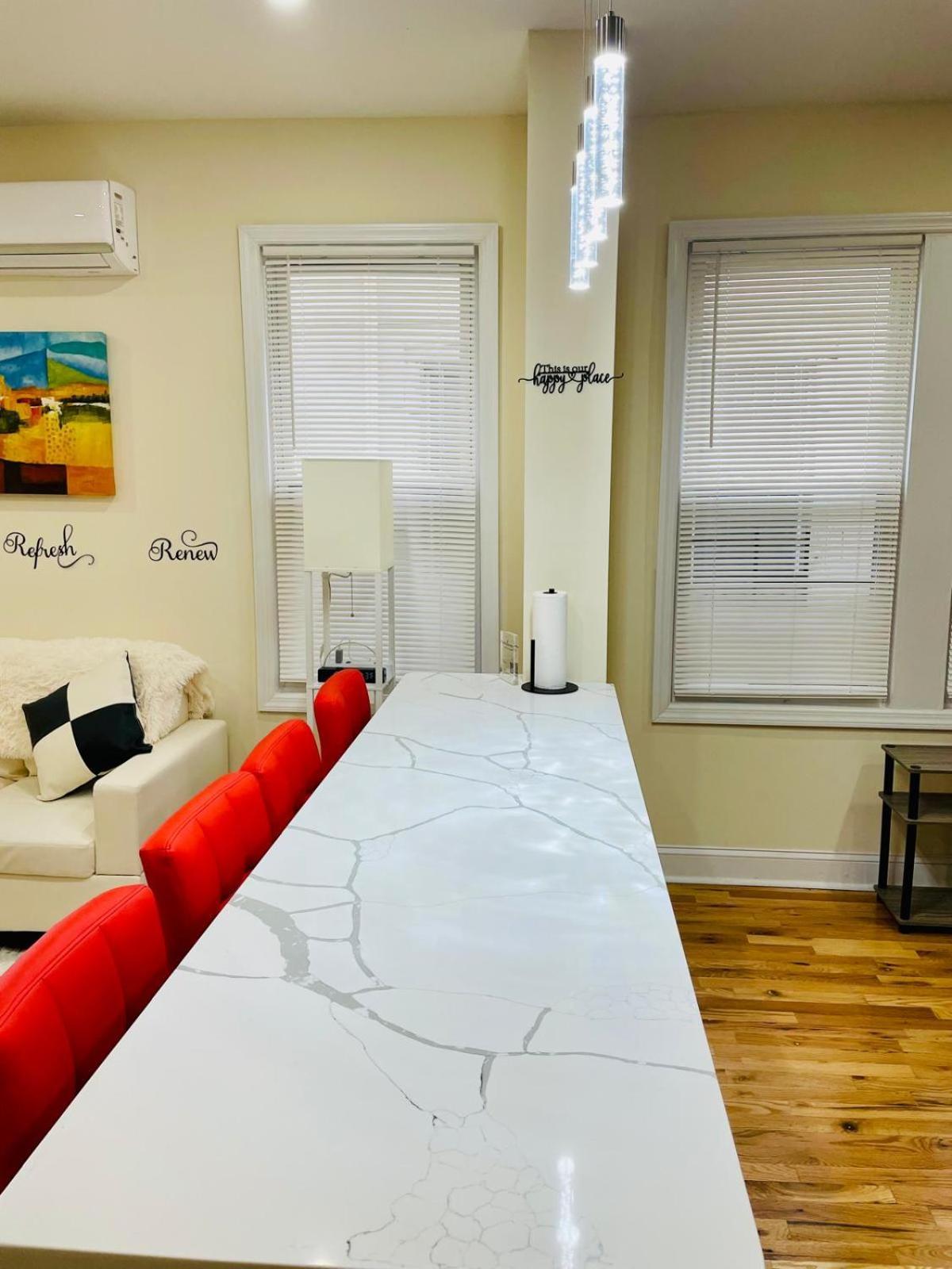 Ferienwohnung Ooohlala! 2 Beds And 2 Full Baths W/Free Parking Newark Exterior foto